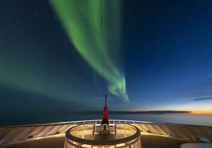 Hurtigruten MS Roald Amundsen Observation Deck 5.JPG